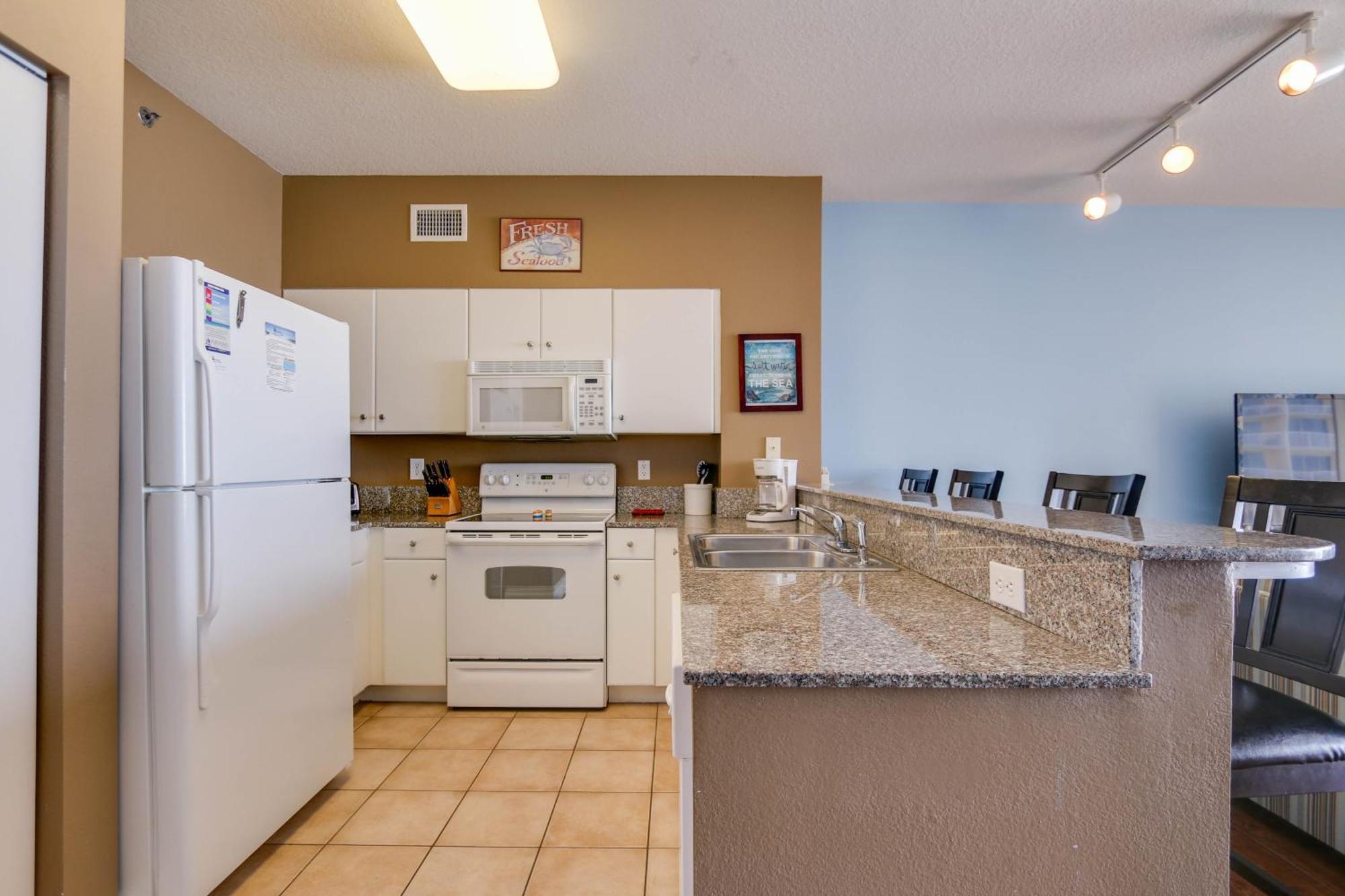 Shores Of Panama #1421 By Book That Condo Panama City Beach Room photo